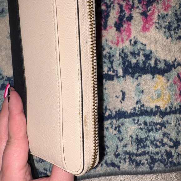 Kate Spade Black and Cream Wallet - Picture 4 of 6